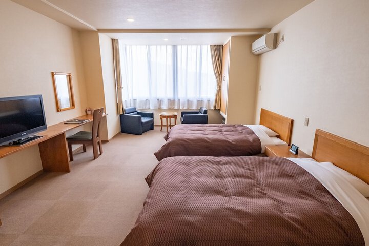Room 10 of 46