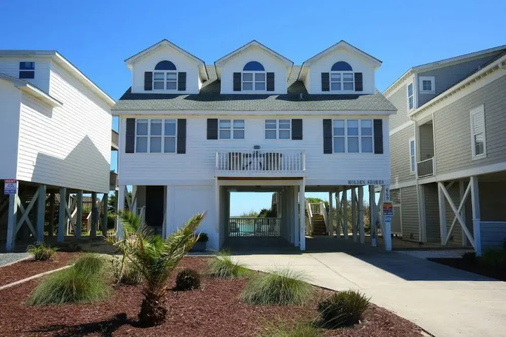 Exterior of Holden Shores 5 Br Home