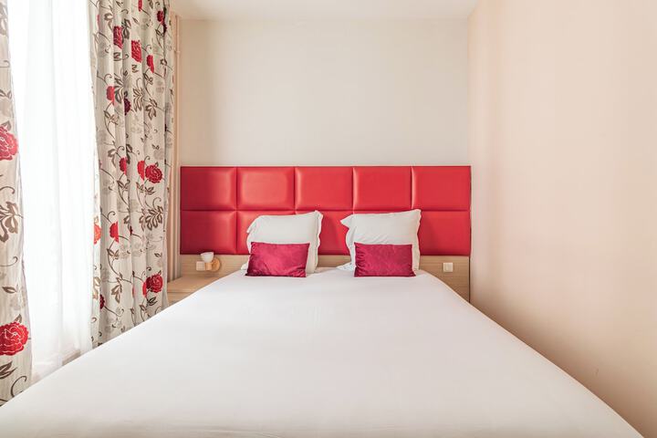 Room 5 of 32