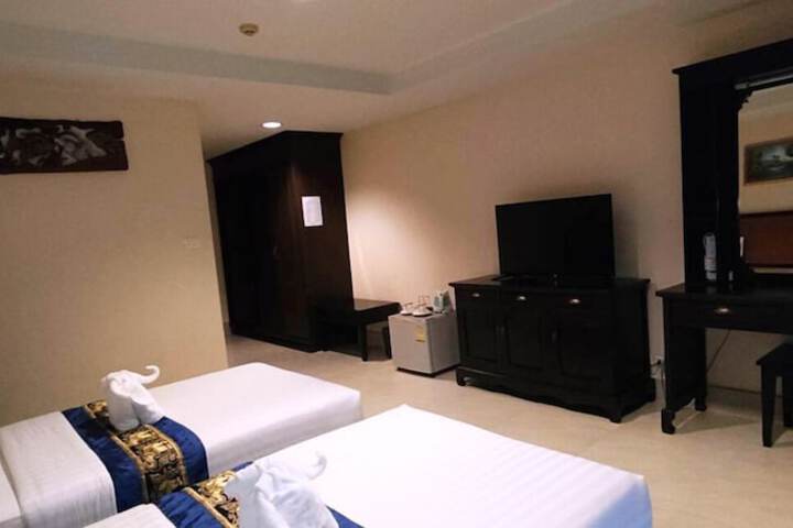 Room 10 of 48