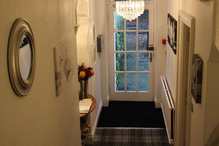 Ballroom/Hall 90 of 98