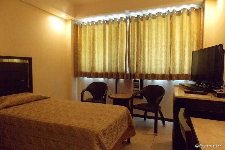 Room 13 of 36