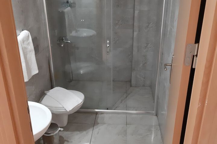 Room 26 of 29