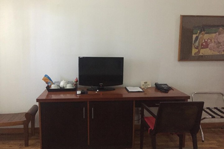 Room 18 of 65