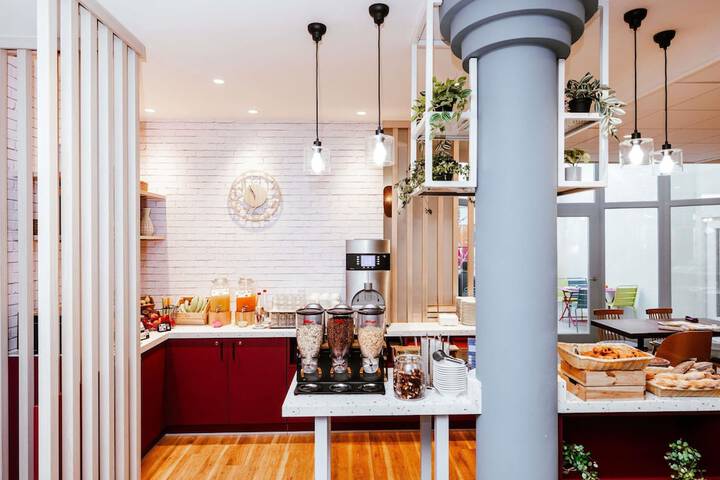 Breakfast area