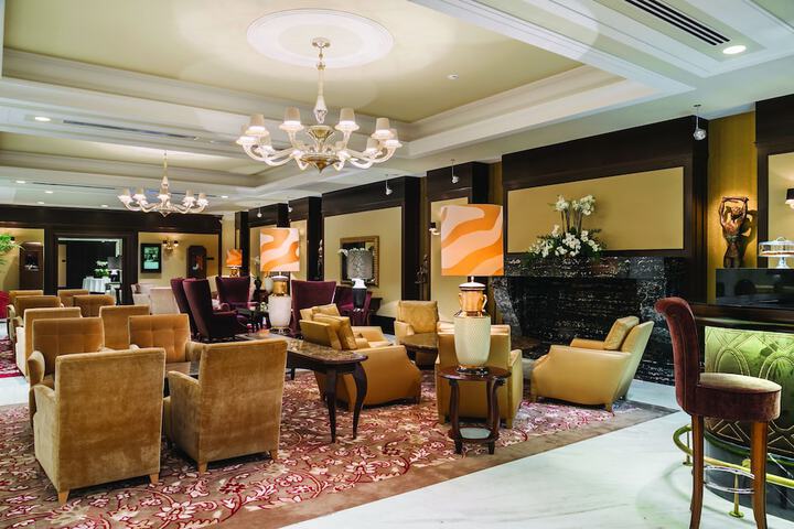 Lounge 79 of 101