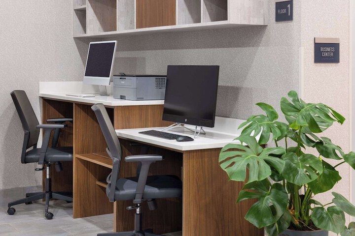 Business Center 26 of 30