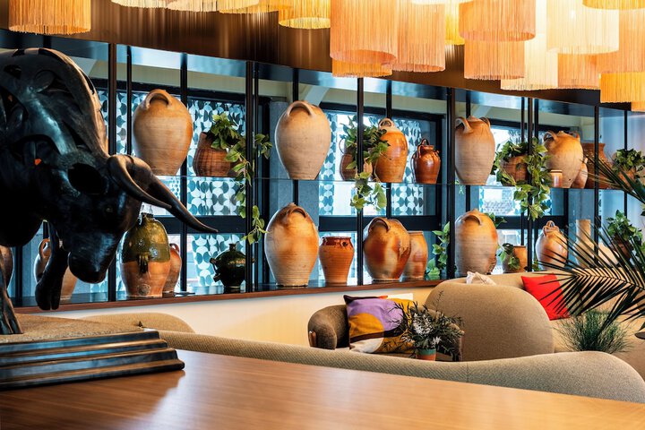 Entrance & Lobby