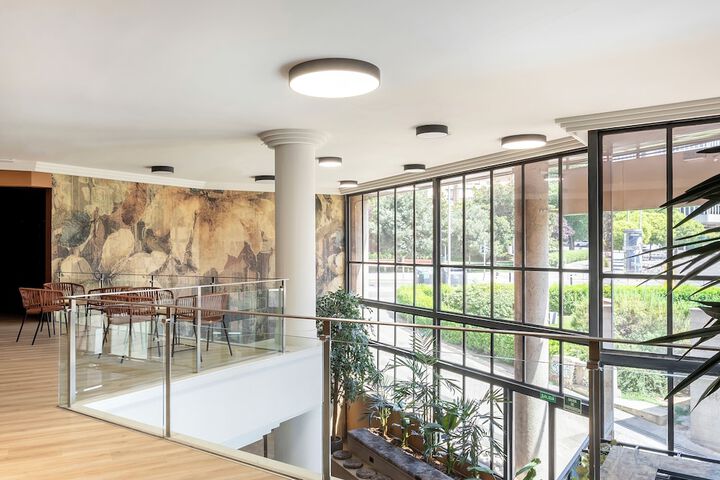 Entrance & Lobby