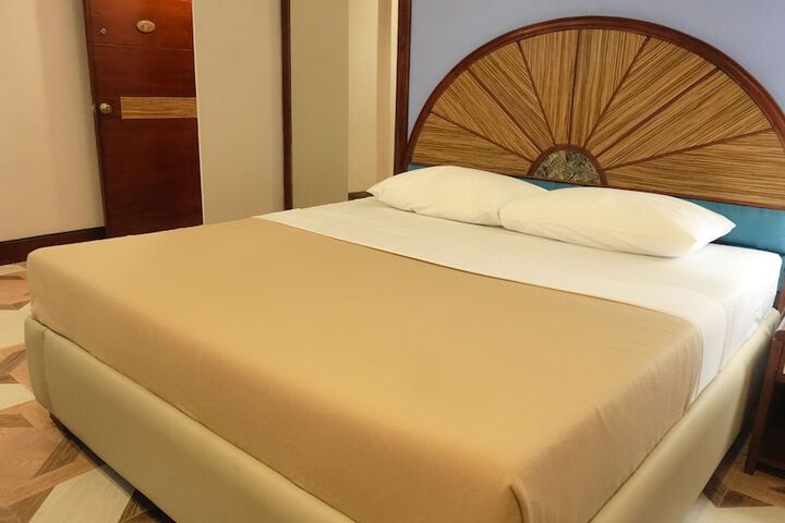 Room 7 of 38