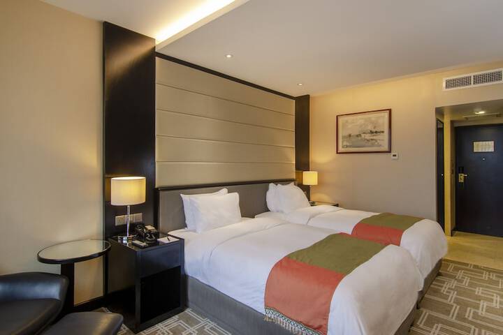 Room 12 of 71