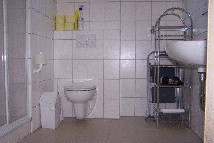 Room 8 of 15