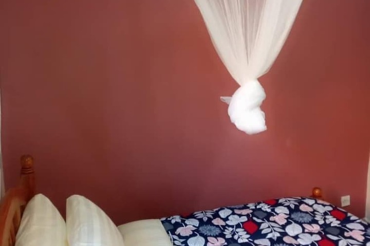 Room 7 of 11
