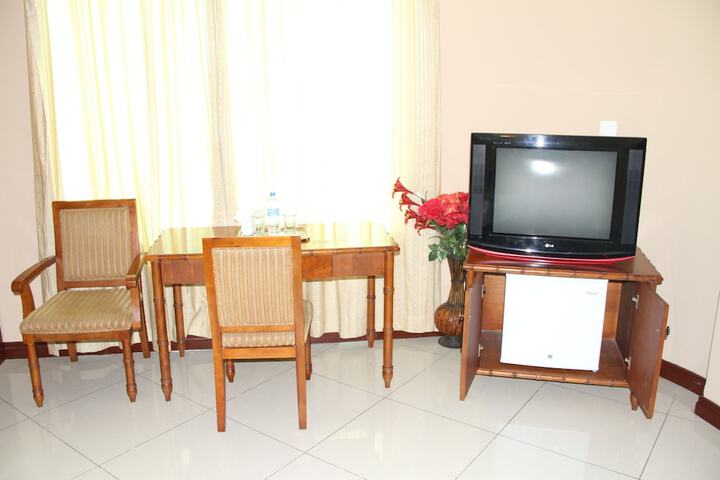 Room 12 of 28