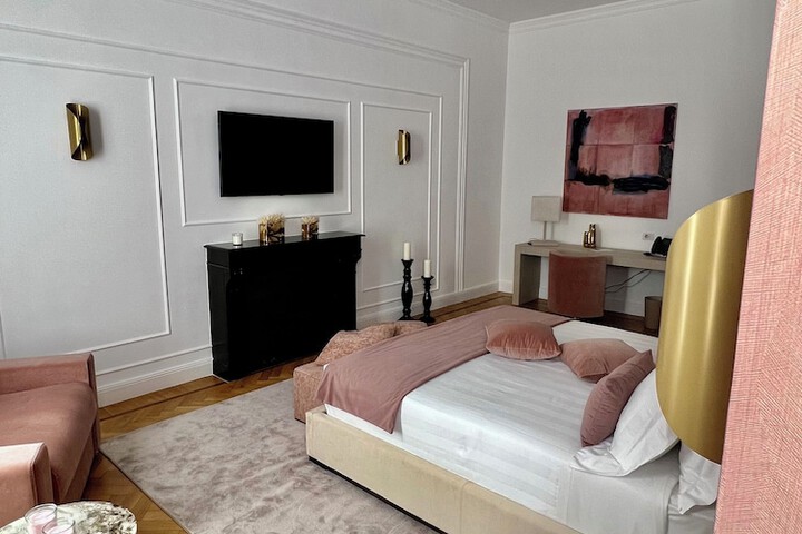 Room 18 of 59