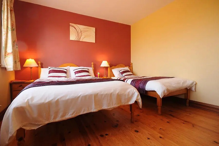 Room 2 of 11
