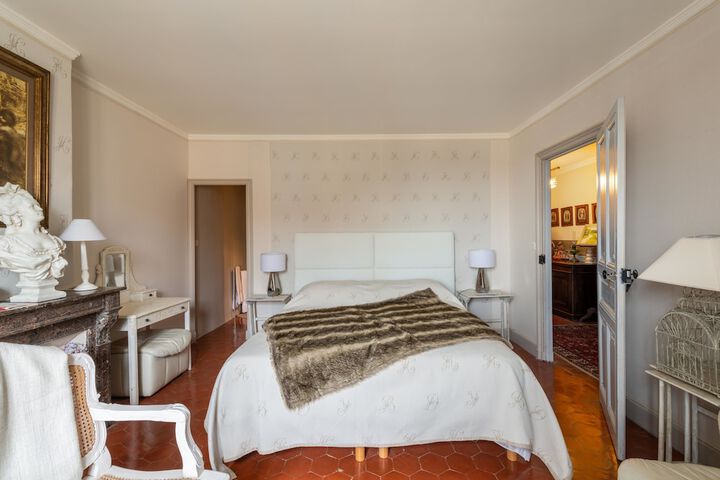 Room 4 of 46