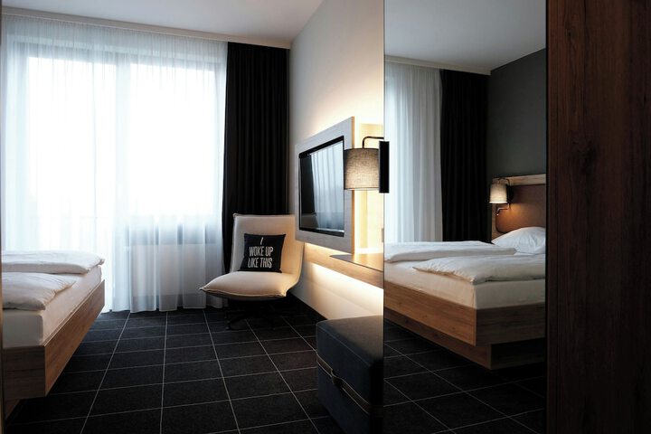 Room 14 of 74