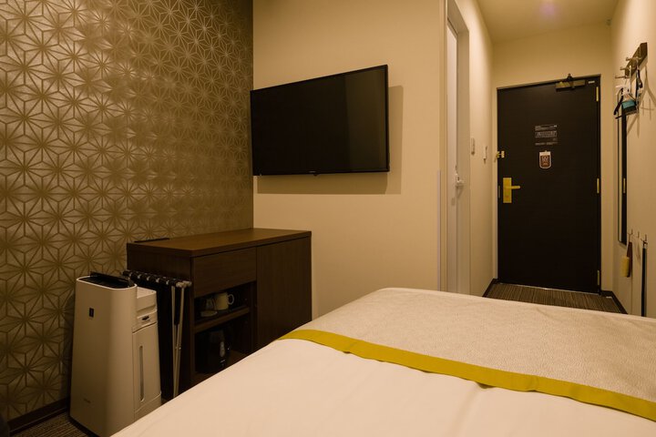 Room 13 of 79
