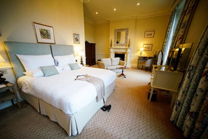 Room 10 of 50