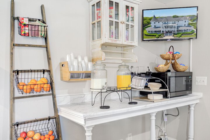 Breakfast/Coffee Service 227 of 282