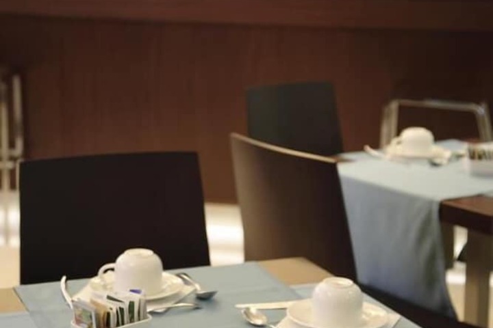 Breakfast/Coffee Service 29 of 39