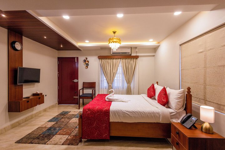 Room 5 of 52