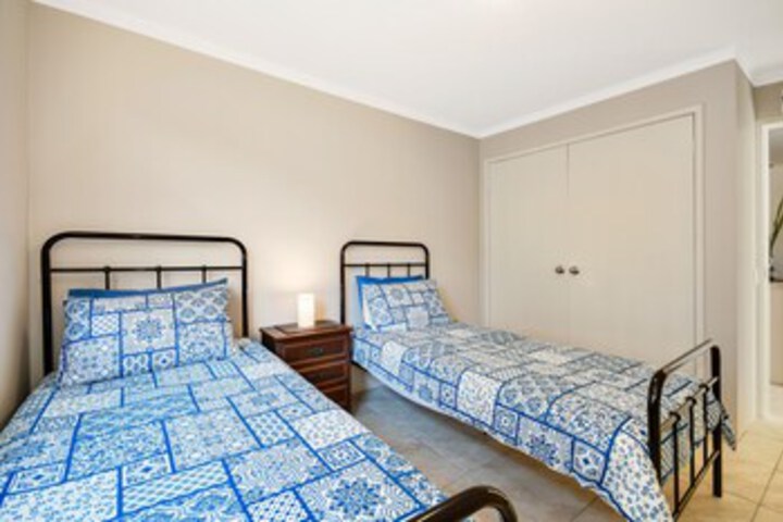 Room 2 of 7
