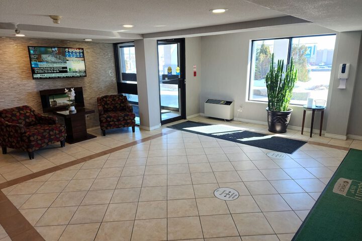 Entrance & Lobby