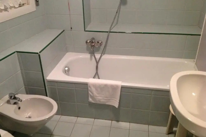 Room 8 of 20