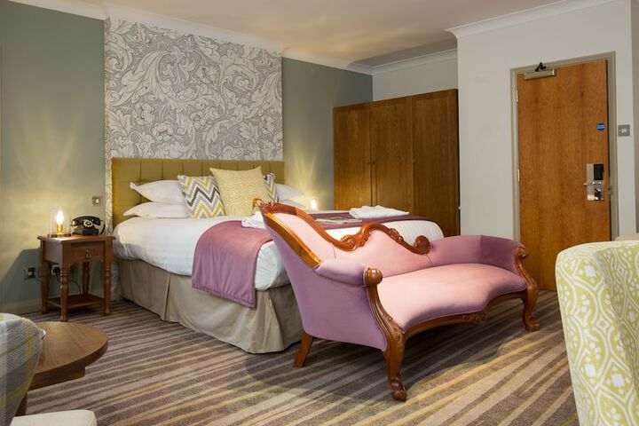 Room 3 of 86