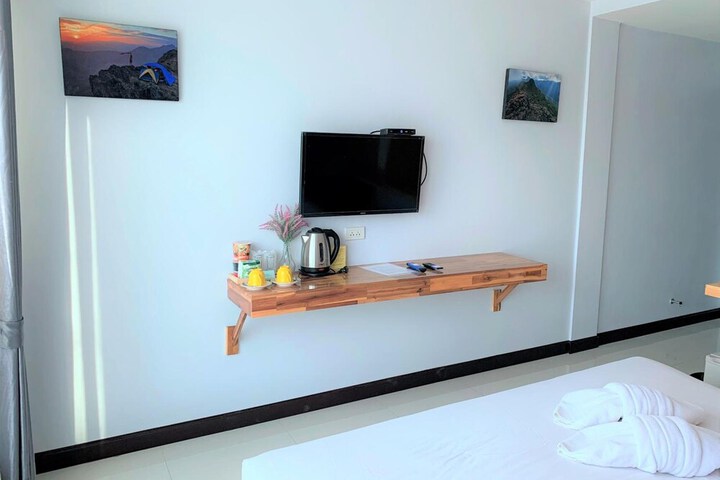 Room 30 of 48