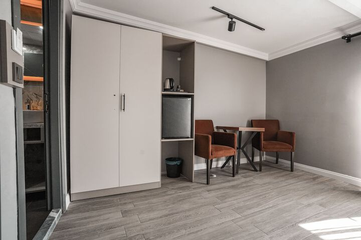 Room 15 of 27