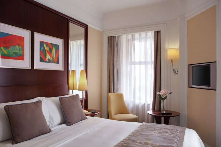 Room 28 of 75