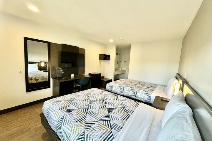 Room 11 of 23