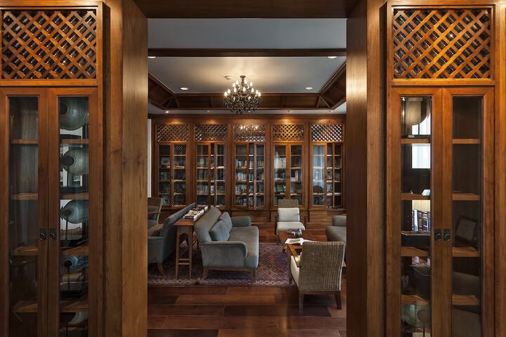 Hotel Interior 93 of 142