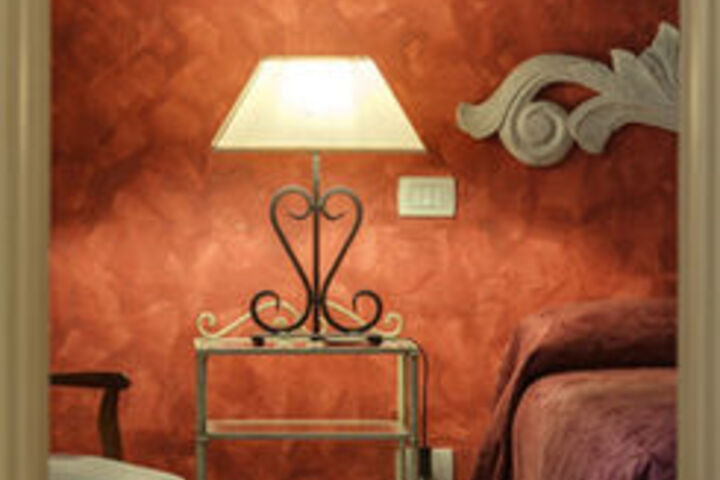 Room 25 of 68