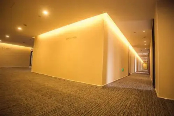 Room 10 of 11