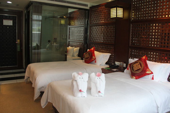 Room 14 of 21