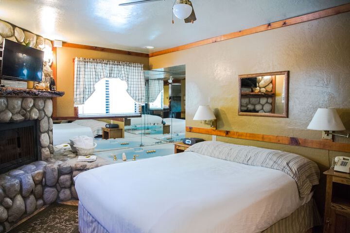 Room 2 of 36