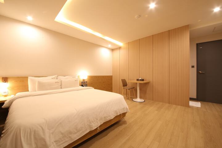 Room 70 of 110