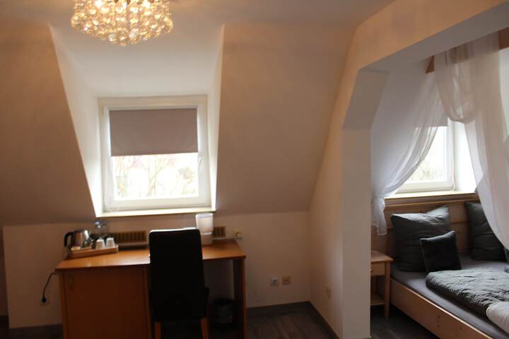 Room 6 of 53