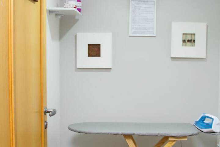 Iron/ironing board