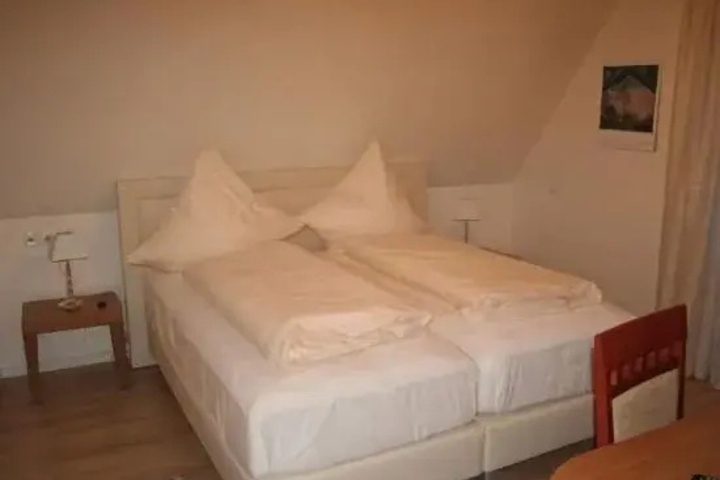 Room 3 of 6
