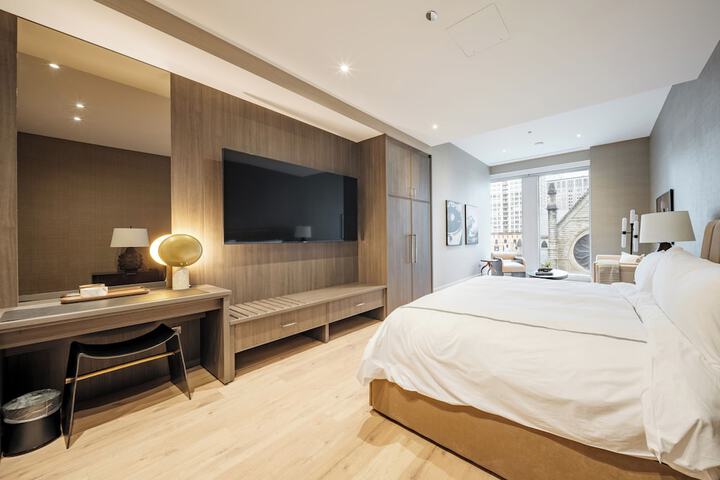 Room 3 of 62