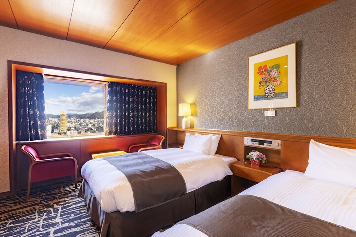 Room 27 of 77