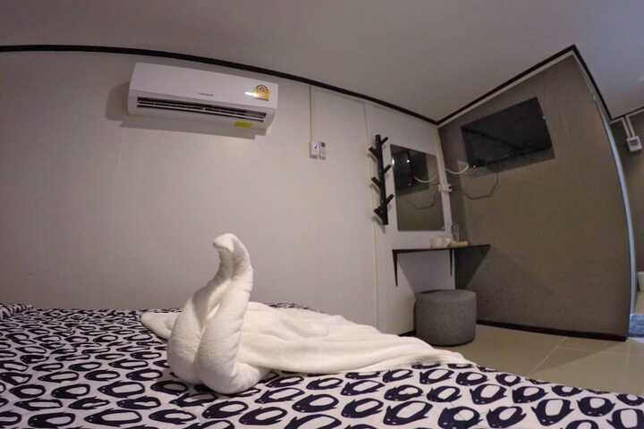 Room 13 of 24