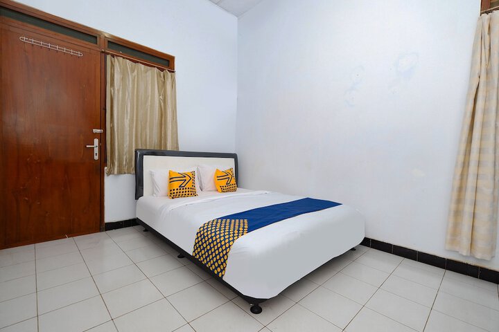 Room 16 of 44