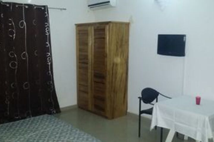 Room 7 of 10