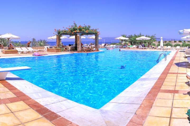 Pools & Facilities